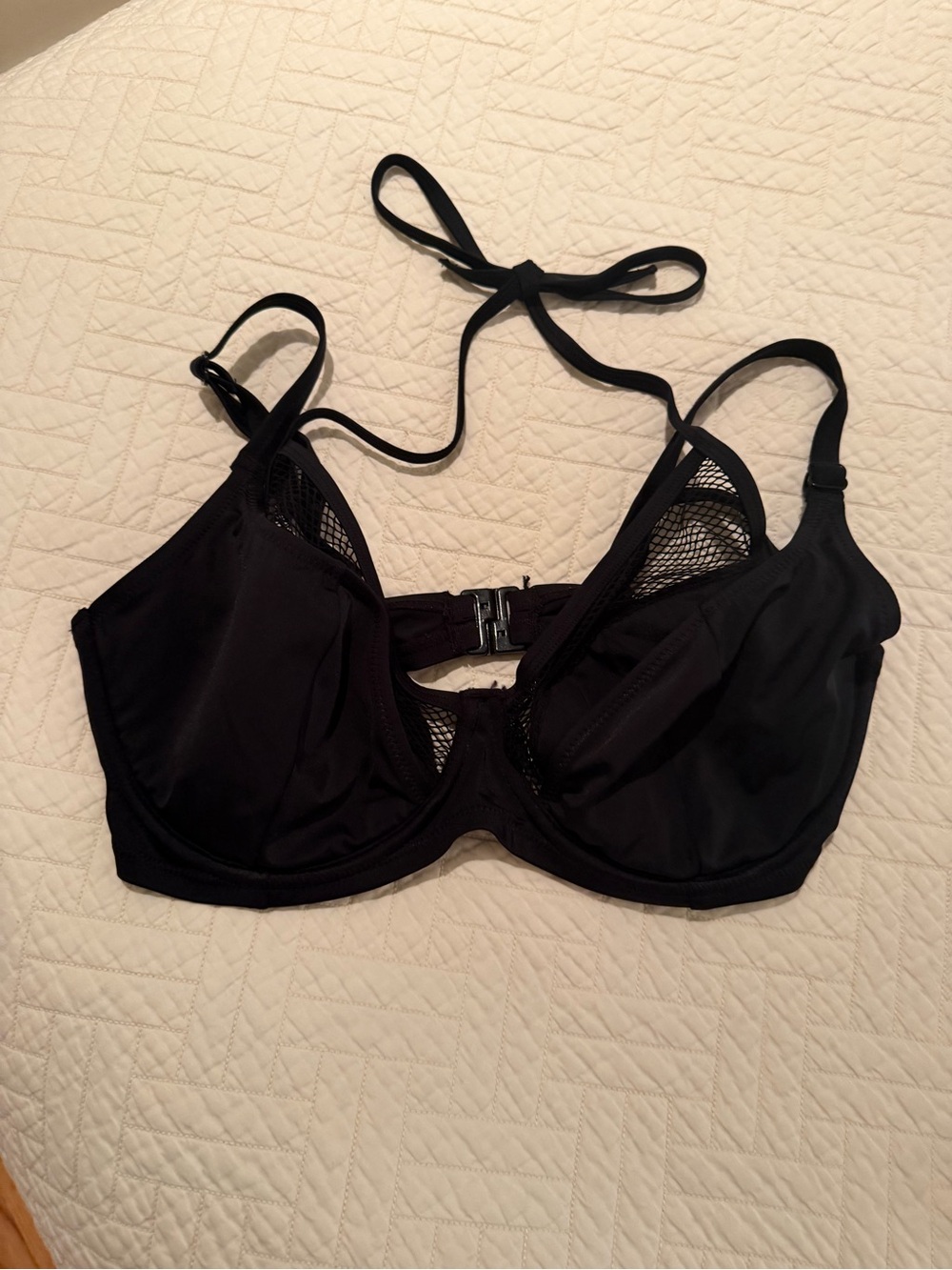 Pour Moi Women’s Black Underwire Halter Swim Top. Size 34DDD